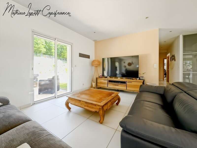 Maison contemporaine de 253 m² avec piscine, garage isolé de 100 m² et terrain de 4 728 m² – CHANCELADE- aucun travaux à prévoir - photo 24