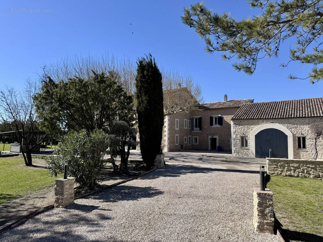 Maison à L'ISLE-SUR-LA-SORGUE