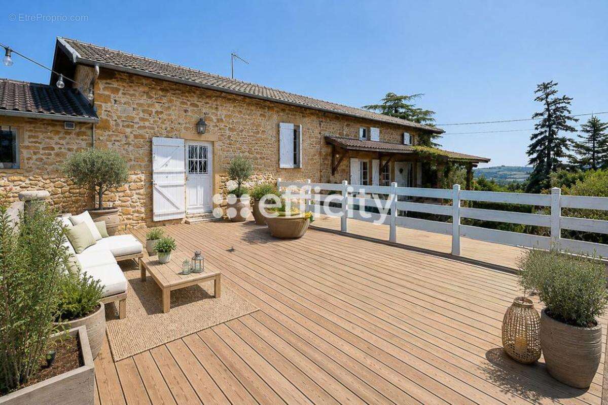 Maison 183 m² à Saint-Germain-Sur-L'arbresle  - photo 16