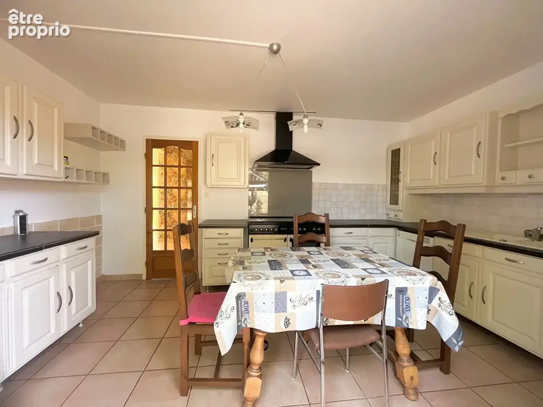 A Penne d'Agenais, magnifique maison avec jardin, piscine et double garage - photo 6
