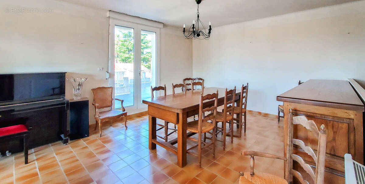 Maison à MAUGUIO