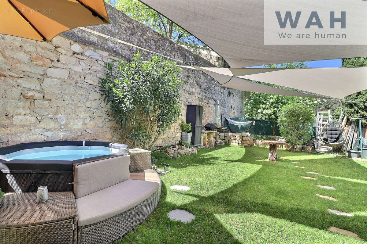 Maison à SAINT-BRES