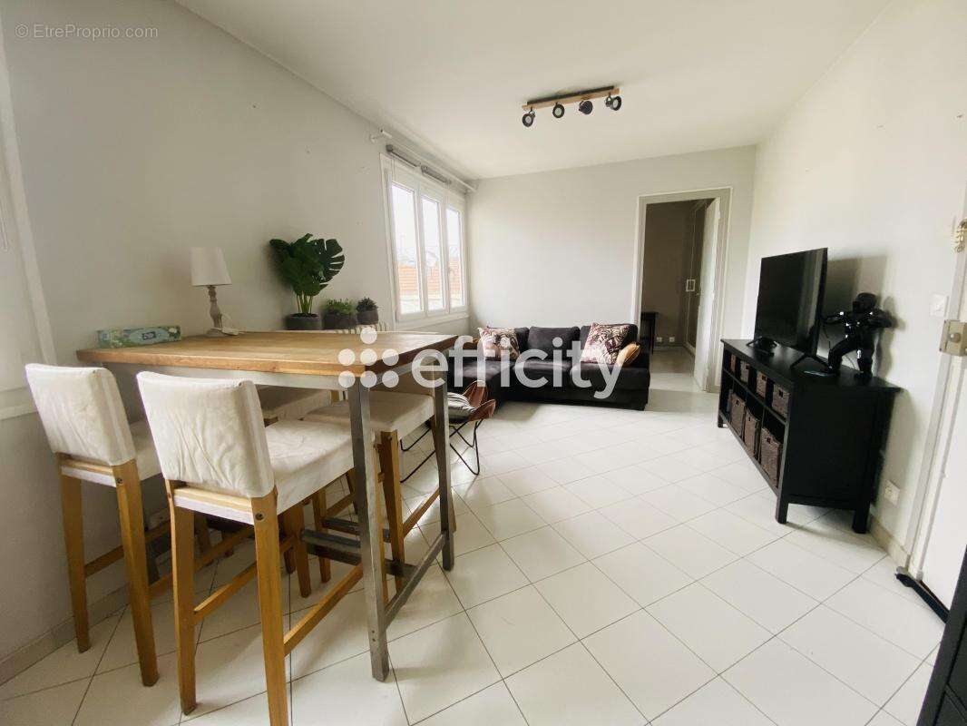 Appartement à OZOIR-LA-FERRIERE