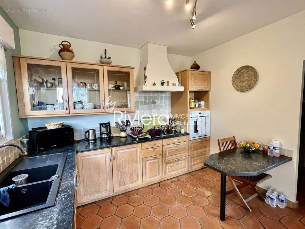 VUE MER PANORAMIQUE - Propriété avec piscine à débordement.. - photo 13