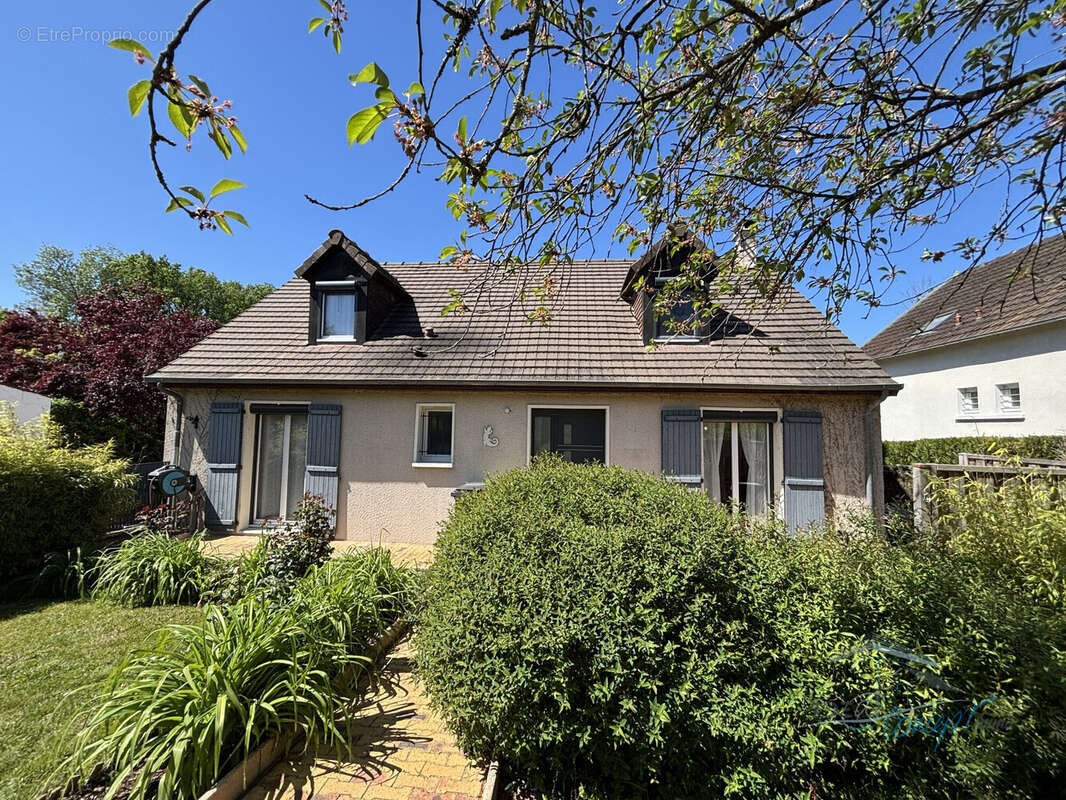 Maison à JANVILLE-SUR-JUINE