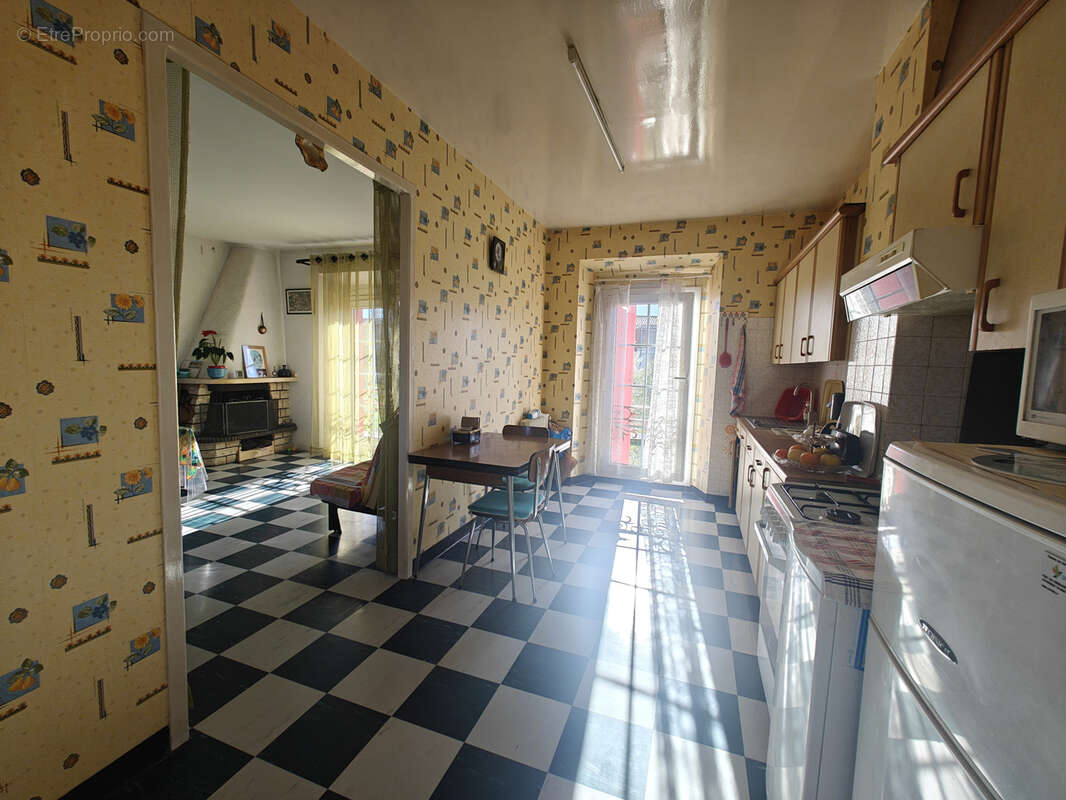 Maison à PIEUSSE