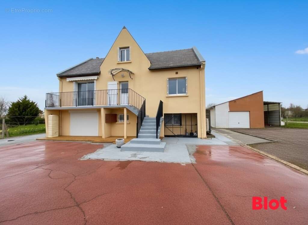 Maison à GRAND-FOUGERAY