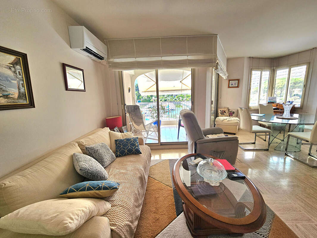 Appartement à MANDELIEU-LA-NAPOULE