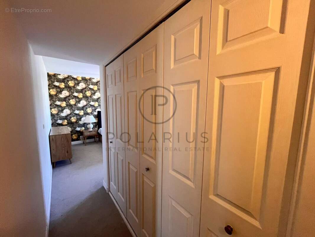Appartement à SAINT-LAURENT-DU-VAR