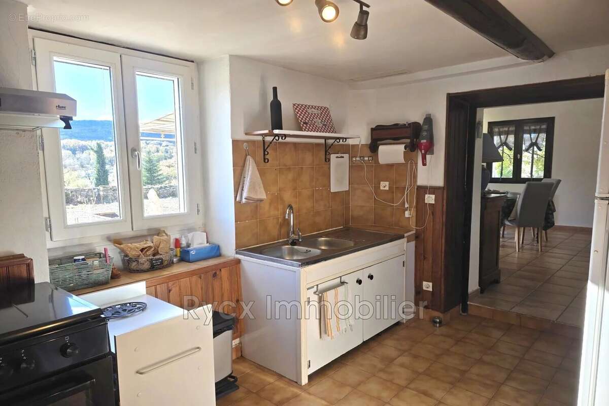 Maison 95 m² à Saignon  - photo 8
