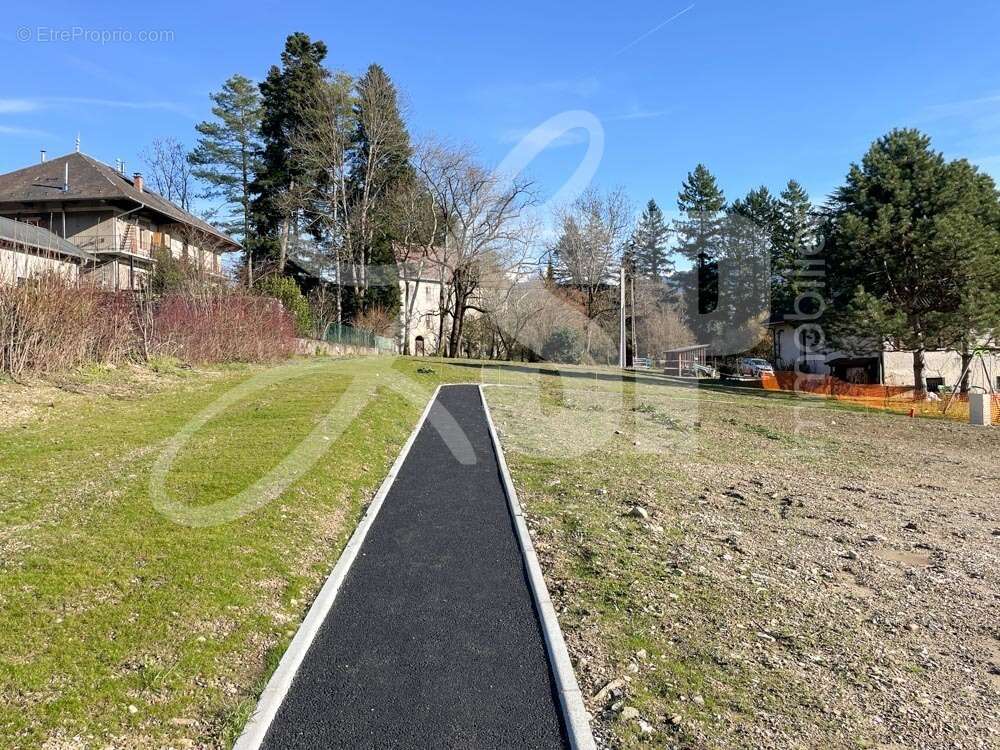 Terrain viabilisé (Lot 13)