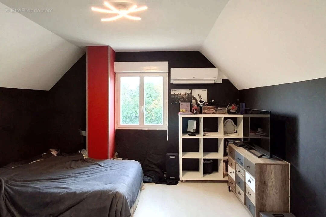 Maison à POILLY-SUR-THOLON