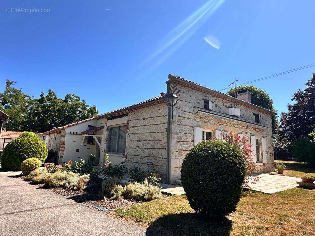 Maison à BRAX