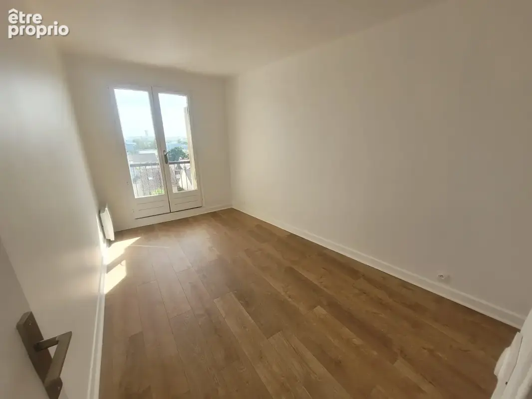 Appartement 3 pièces 60 m² à vendre à Le Bourget (93350) - photo 3