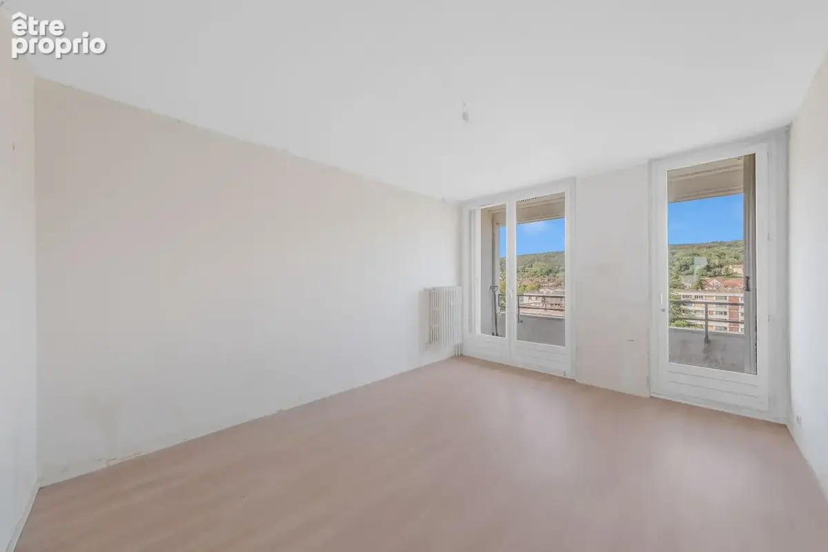 Vaste appartement T5 (106 m2) à rénover avec balcons et vue panoramique - Chenôve - photo 13