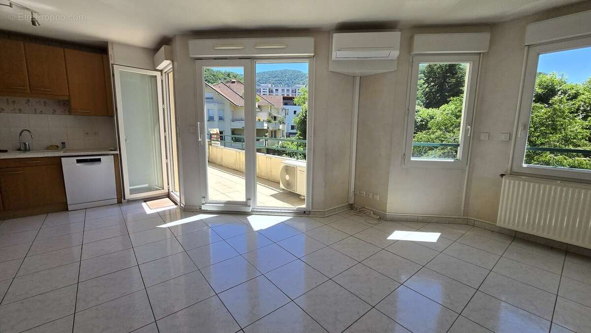 Appartement à GIERES