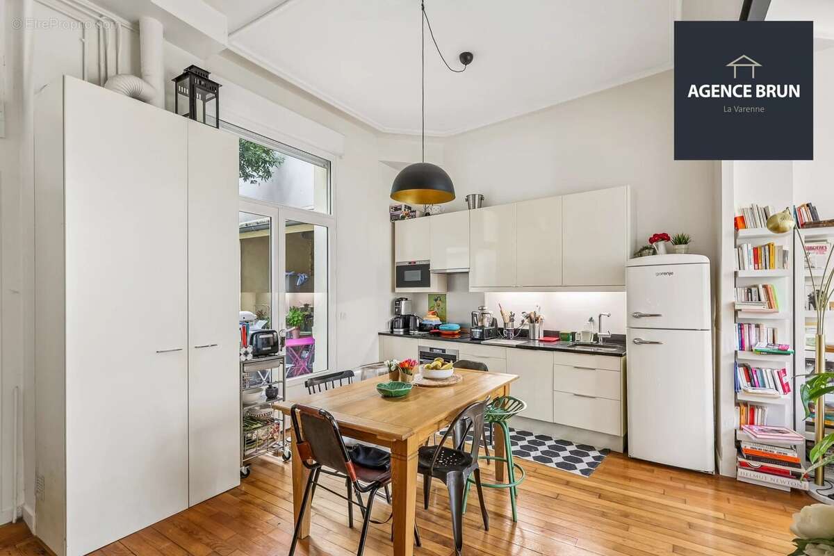 Appartement à SAINT-MAUR-DES-FOSSES