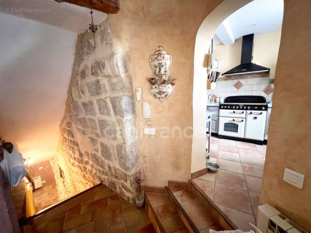 Maison à vendre à Reillanne (04110) – 152 m² – 4 chambres – Terrasse, balcon et charme provençal - photo 6