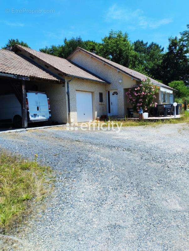 Maison à SAINT-VIANCE