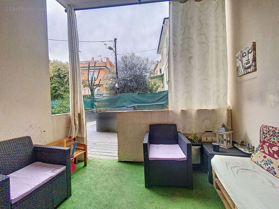 Nice californie, à deux pas de la mer, un duplex atypique avec 100 m² de jardin - photo 3