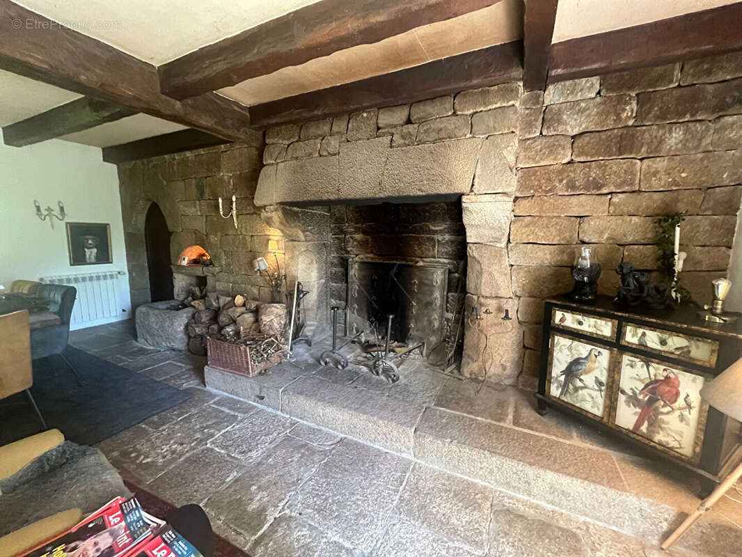Maison à LOGONNA-DAOULAS
