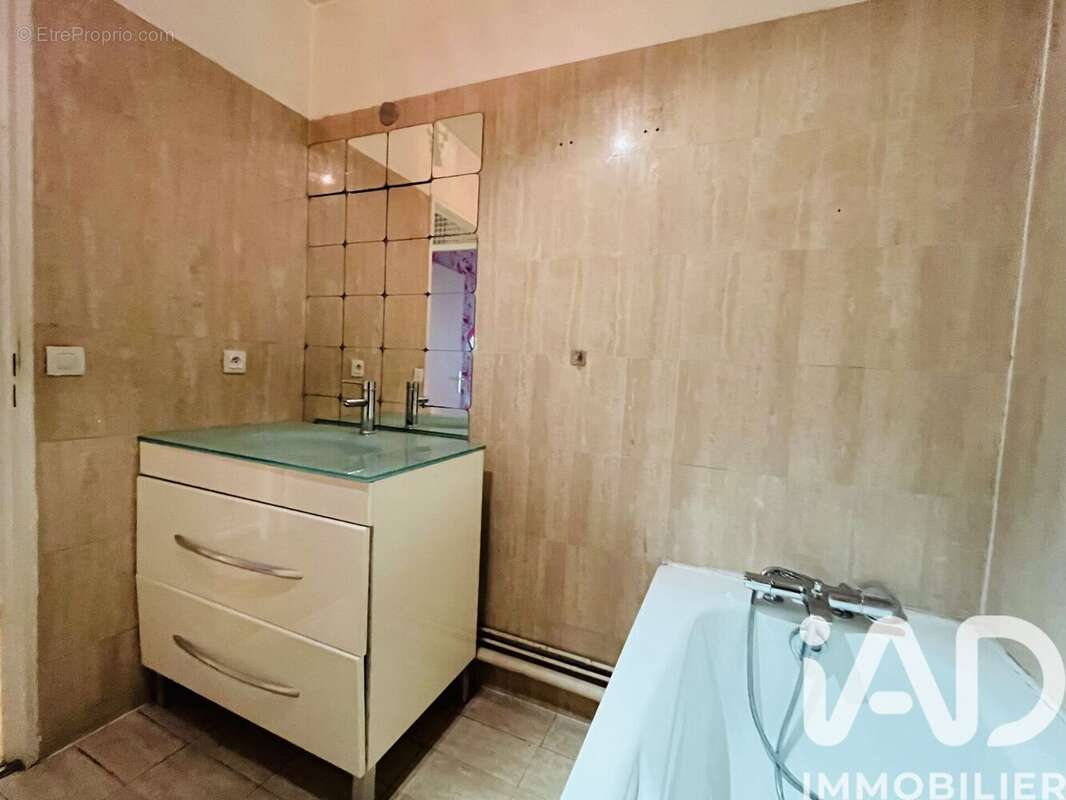 Photo 8 - Appartement à LEVALLOIS-PERRET