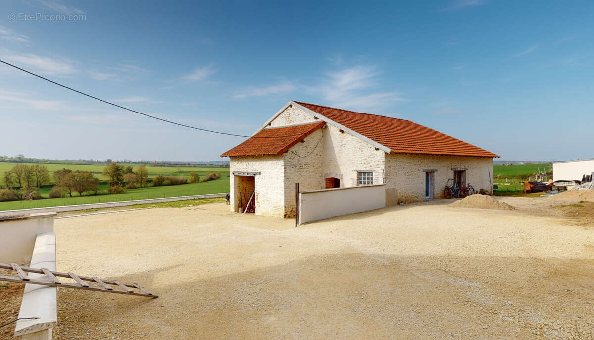 Autre à SERMOISE-SUR-LOIRE