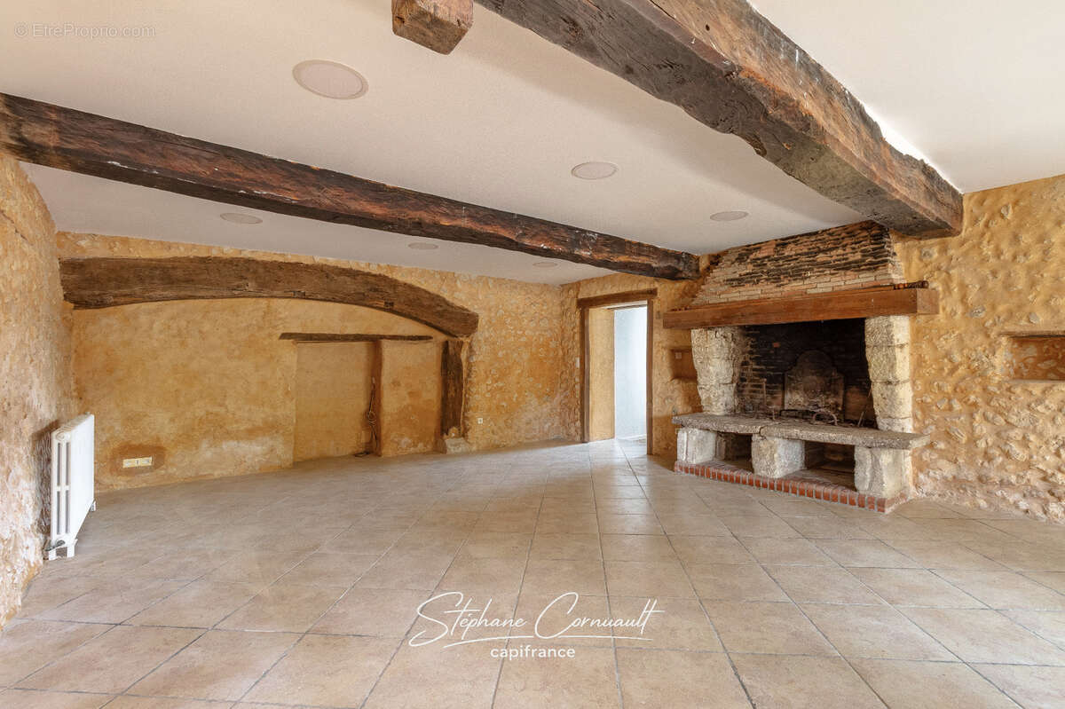Maison en pierre de 147m² à la campagne - photo 3