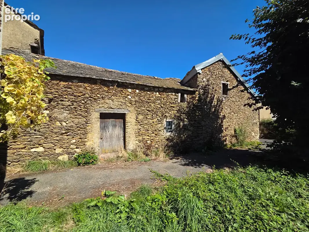 Maison de caractère en pierres dans un hameau calme - photo 17