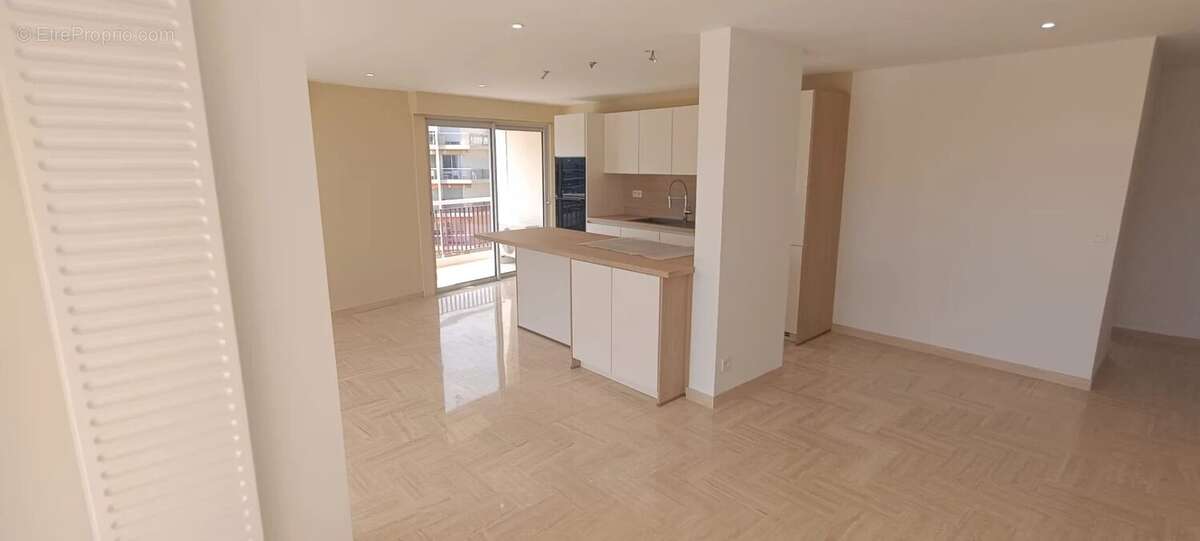 Appartement à MANDELIEU-LA-NAPOULE