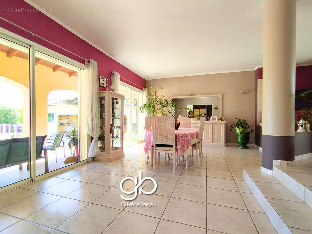 Villa traditionnelle 192 m2 avec jardin fruitier et pool house en bois - - photo 4