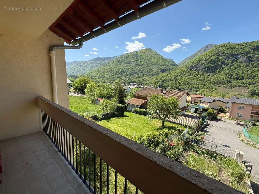   - Maison à LUZENAC