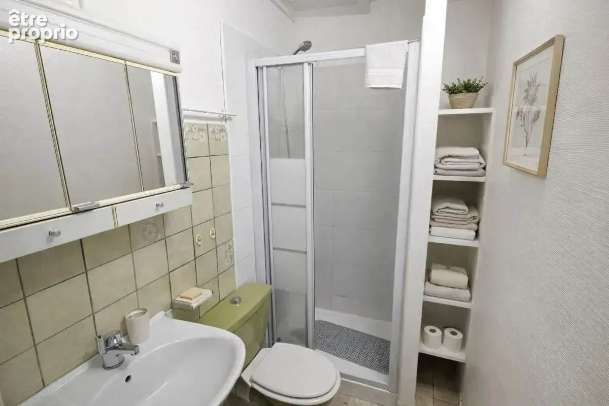 Maison unifamilialle ou deux logements, terrain 1900 m2 , piscine - photo 10