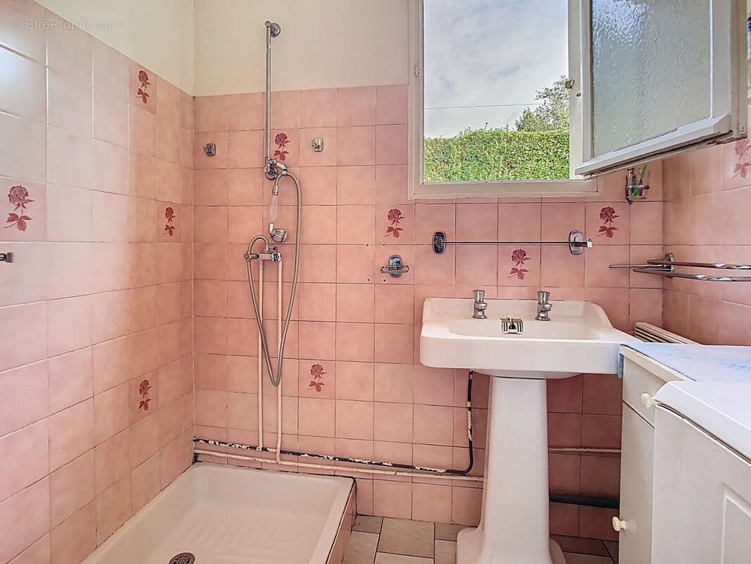 Maison à CONDE-SUR-VIRE