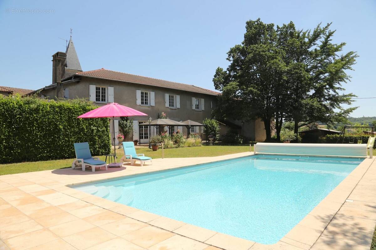 Maison à EYZIN-PINET