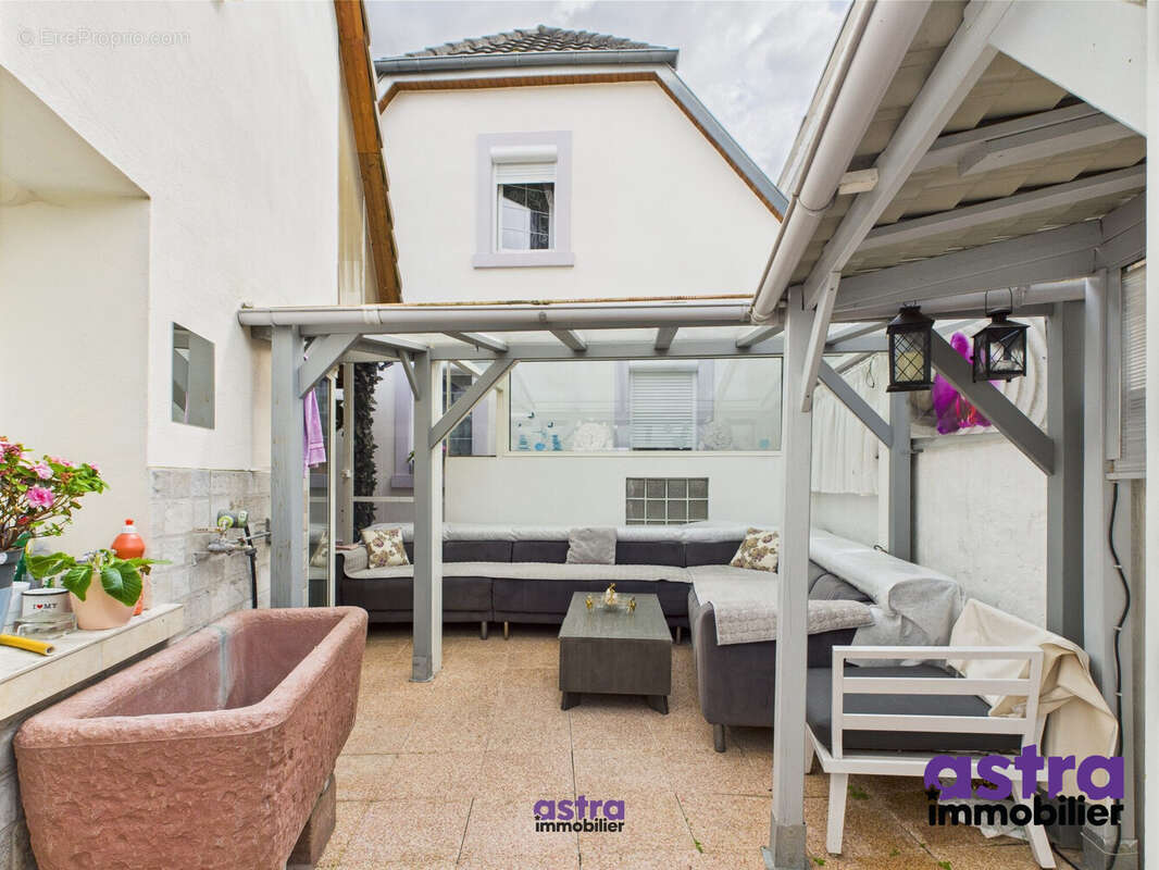 Maison à VILLAGE-NEUF