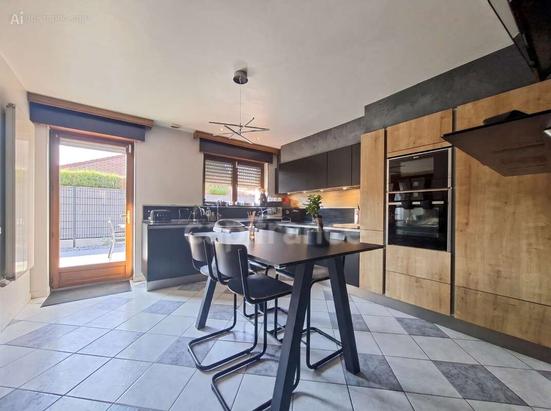 Maison individuelle 166 m²  4 ch  Semi plain-pied  Double garage - photo 3