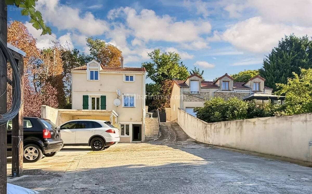 Maison à SOISY-SUR-SEINE