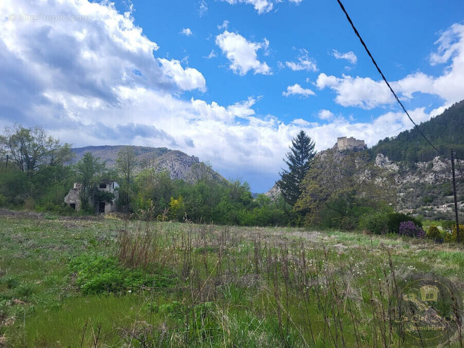 Terrain à ENTREVAUX
