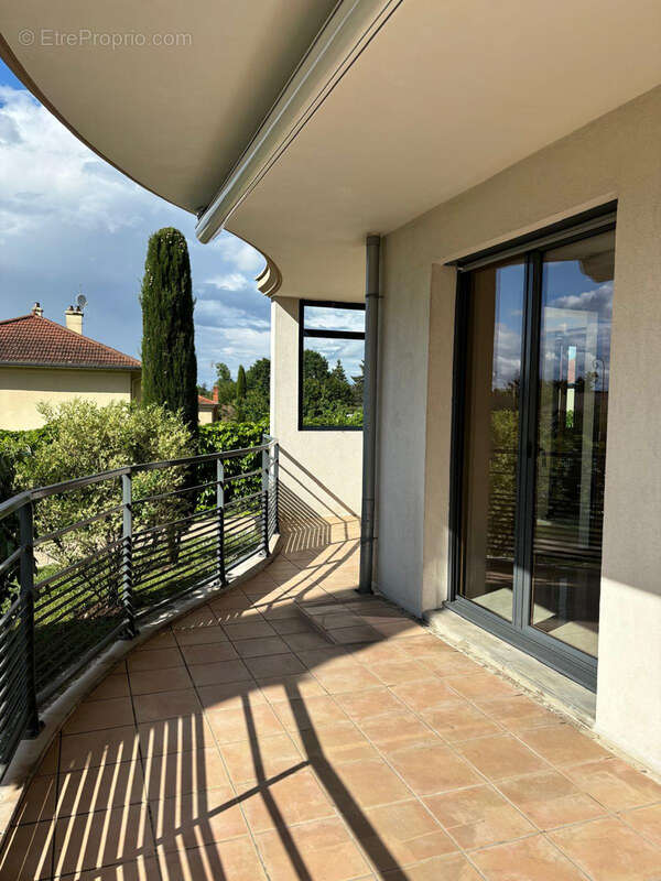 Appartement à LIMAS