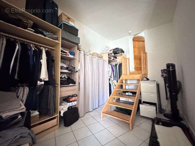 Appartement à PEYROLLES-EN-PROVENCE