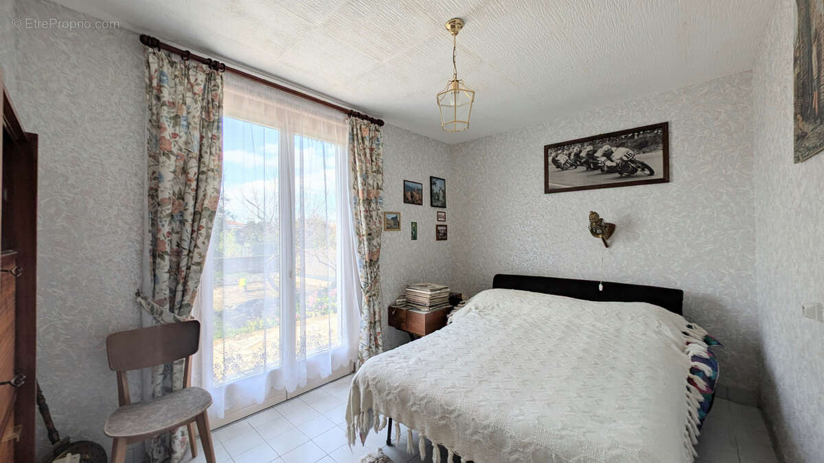 Maison à LES LANDES-GENUSSON