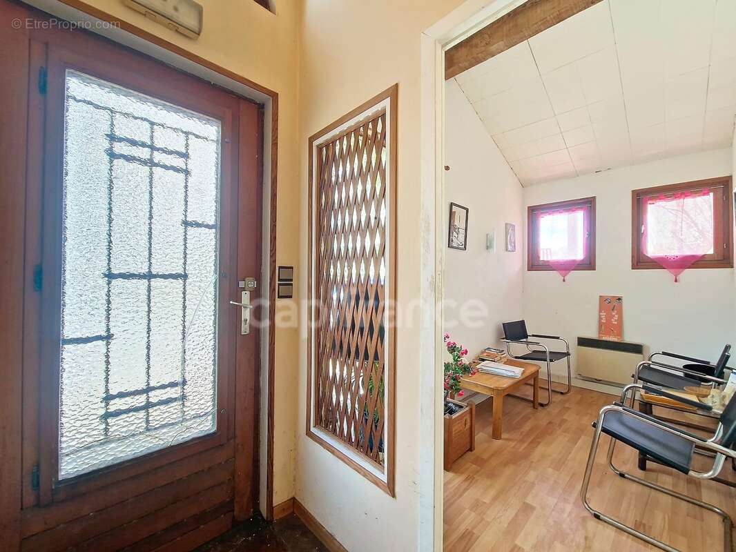 Immeuble mixte 193 m² avec cabinet indépendant – Quartier résidentiel à 10 min de l’océan SAINT JEAN DE LUZ (64) - photo 6