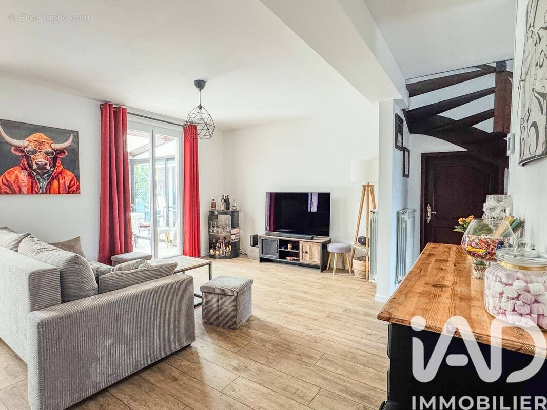 Photo 1 - Maison à VILLENEUVE-LE-COMTE