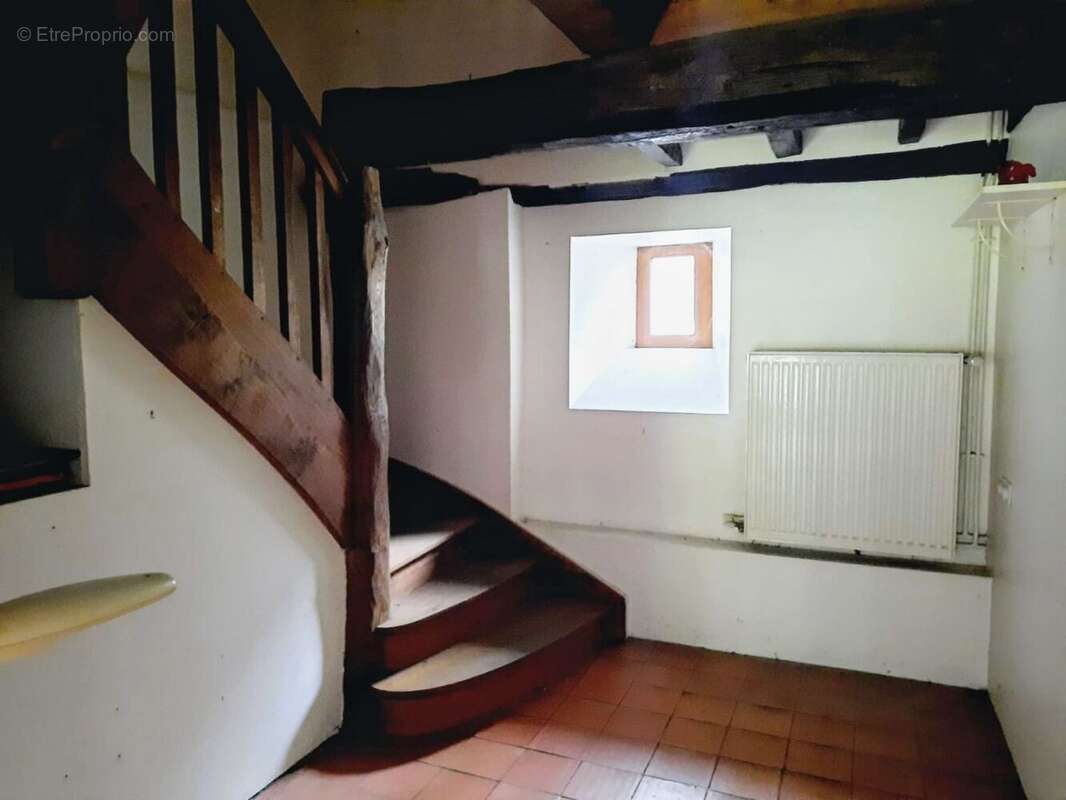 Maison à HAUTEVILLE-LA-GUICHARD