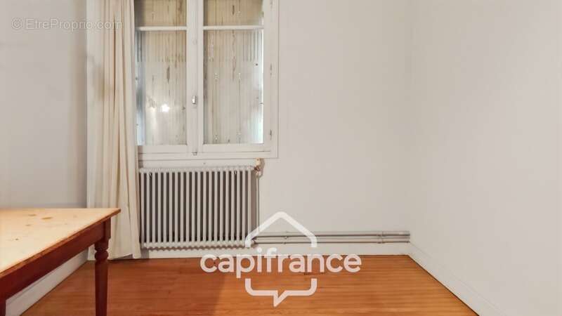 Commerce à SAUVETERRE-LA-LEMANCE