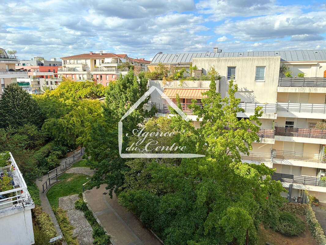 Duplex en dernier etage centre ville - photo 4