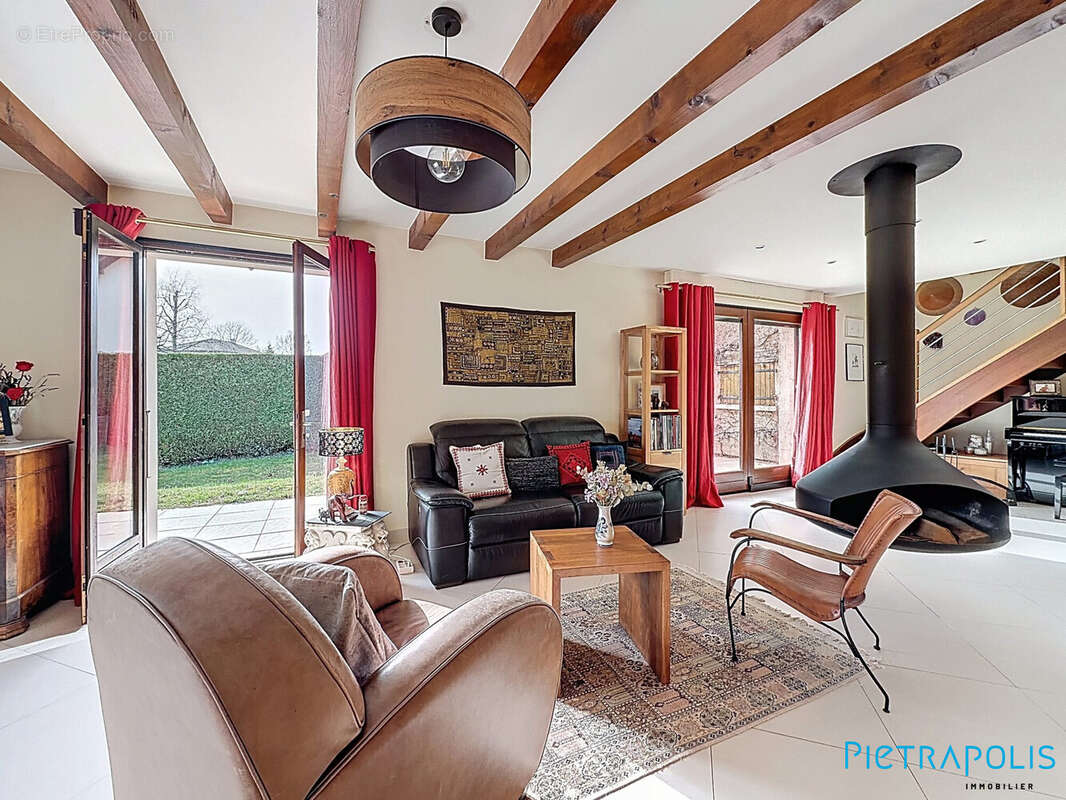 Maison à PREVESSIN-MOENS