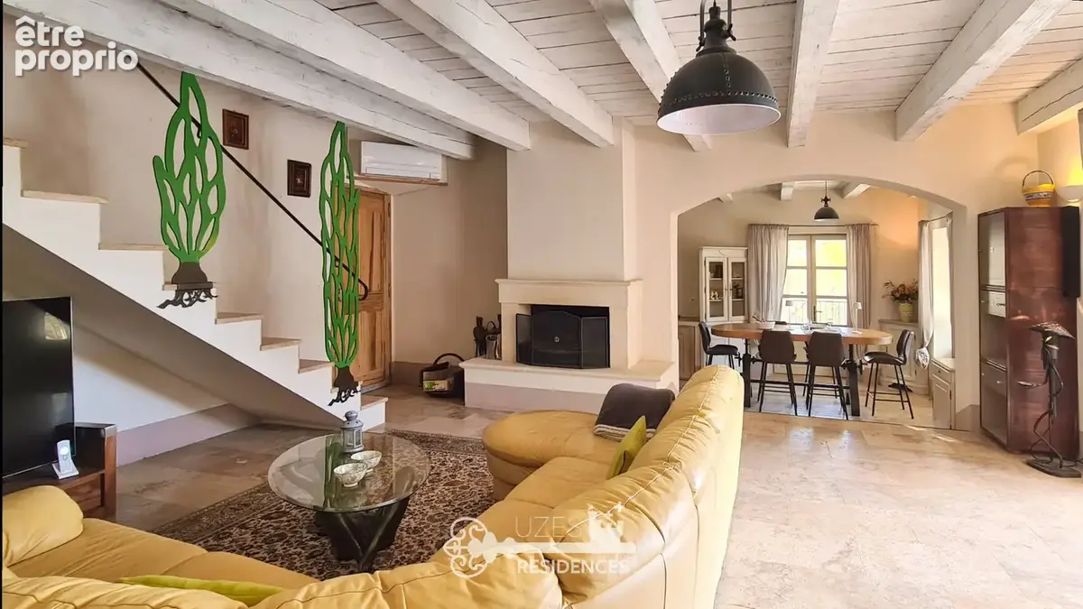 Vallée de la Cèze, magnifique maison en pierre de 213 m2 avec piscine à débordement et vues - photo 5