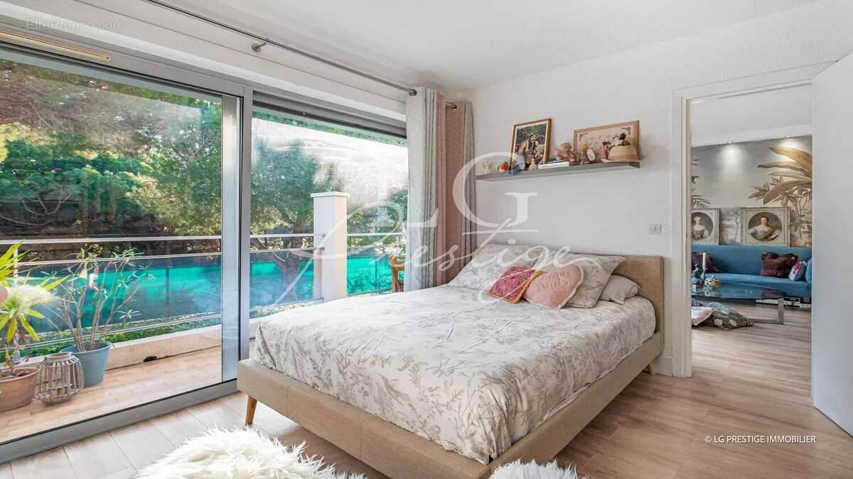 Appartement à MANDELIEU-LA-NAPOULE